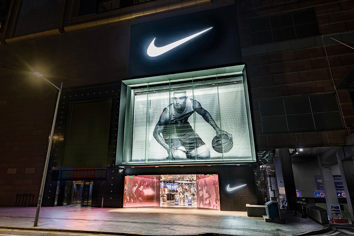 Вход в магазин Nike Rise в Гуанчжоу