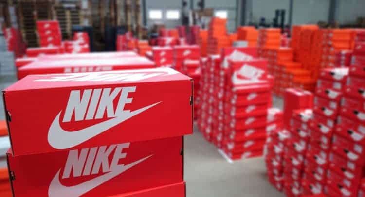Обувные коробки Nike